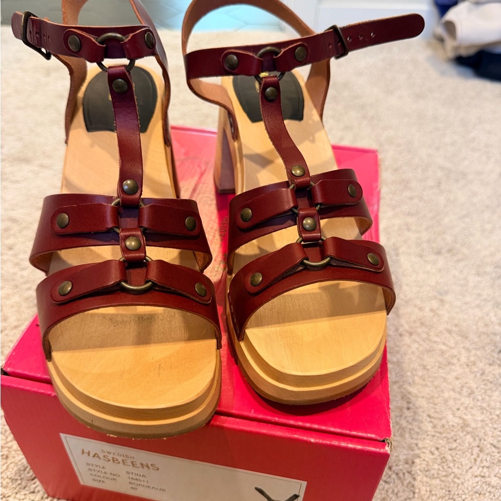 Swedish Hasbeens Women's Red-Brown Sandals
